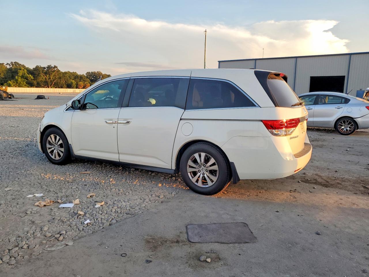 2014 Honda Odyssey Exl White vin: 5FNRL5H61EB093933