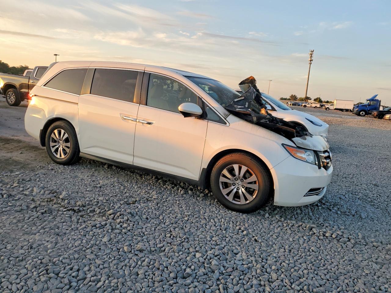 2014 Honda Odyssey Exl White vin: 5FNRL5H61EB093933
