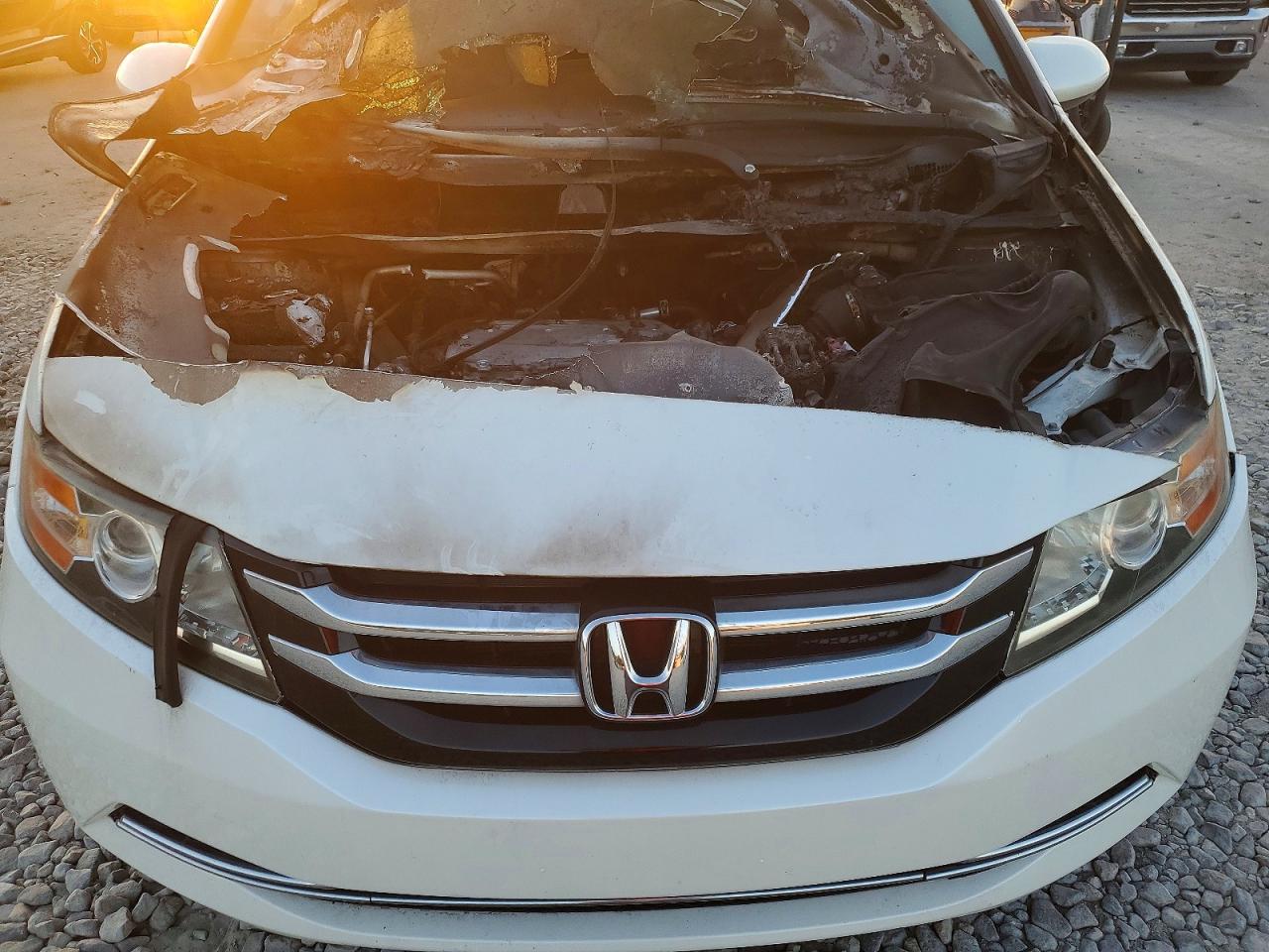 2014 Honda Odyssey Exl White vin: 5FNRL5H61EB093933