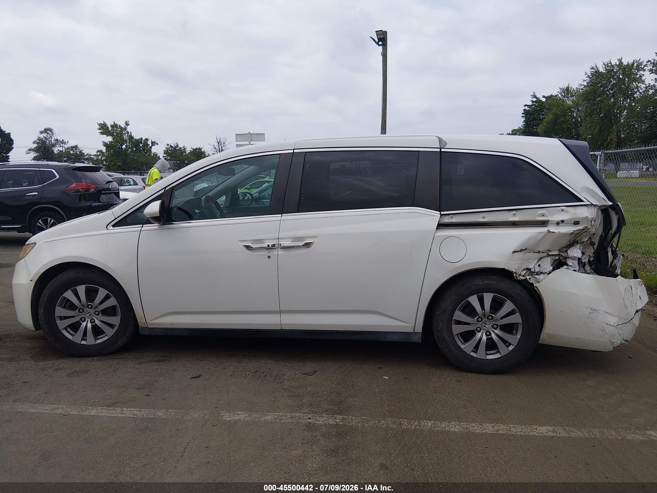 2014 Honda Odyssey Ex-l White vin: 5FNRL5H61EB096685