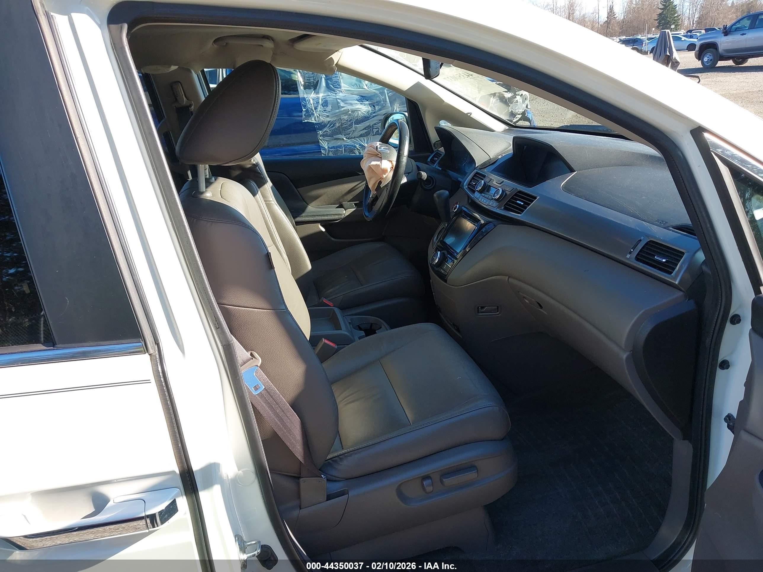 2015 Honda Odyssey Ex-l White vin: 5FNRL5H61FB024676