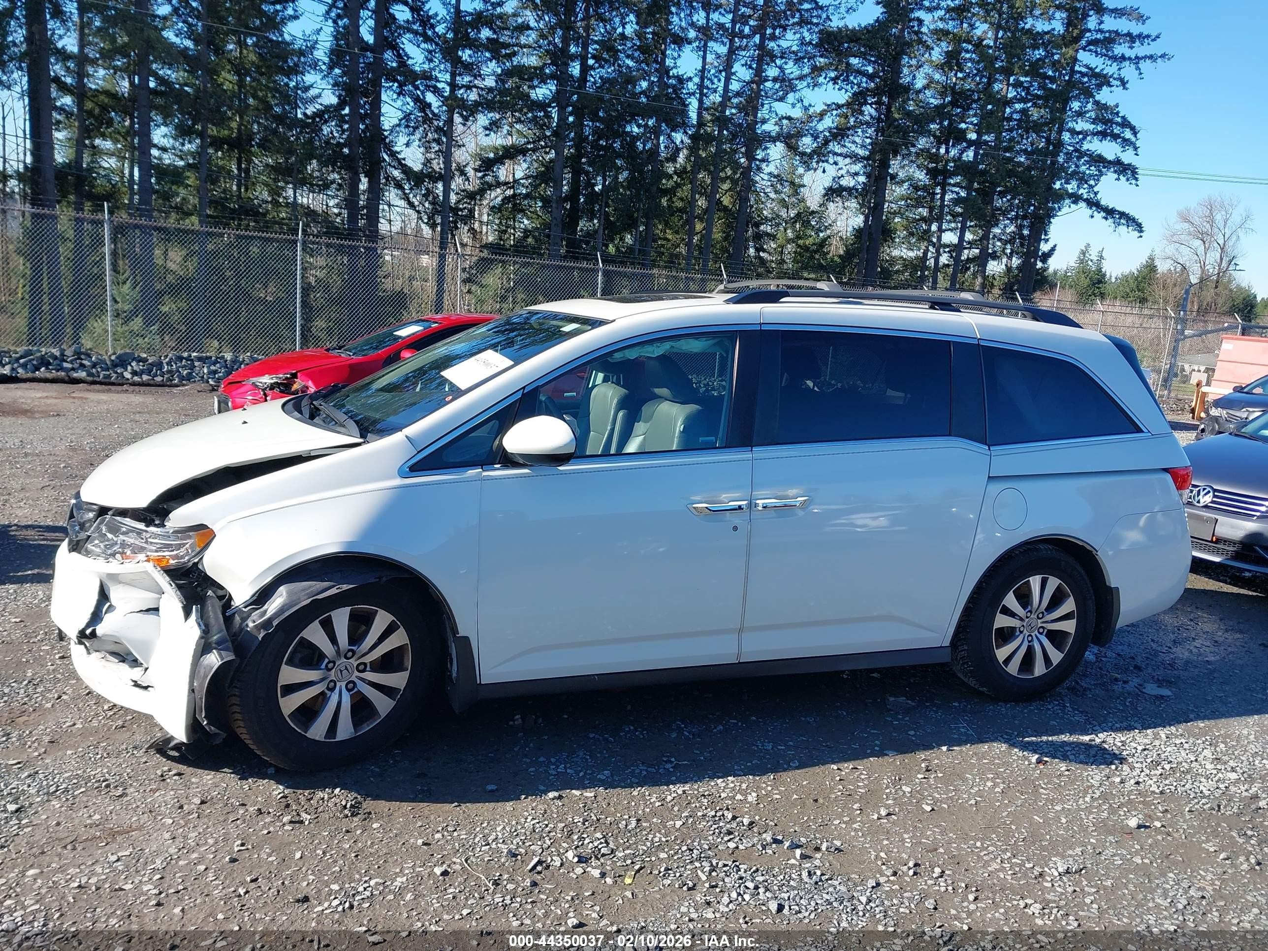 2015 Honda Odyssey Ex-l White vin: 5FNRL5H61FB024676