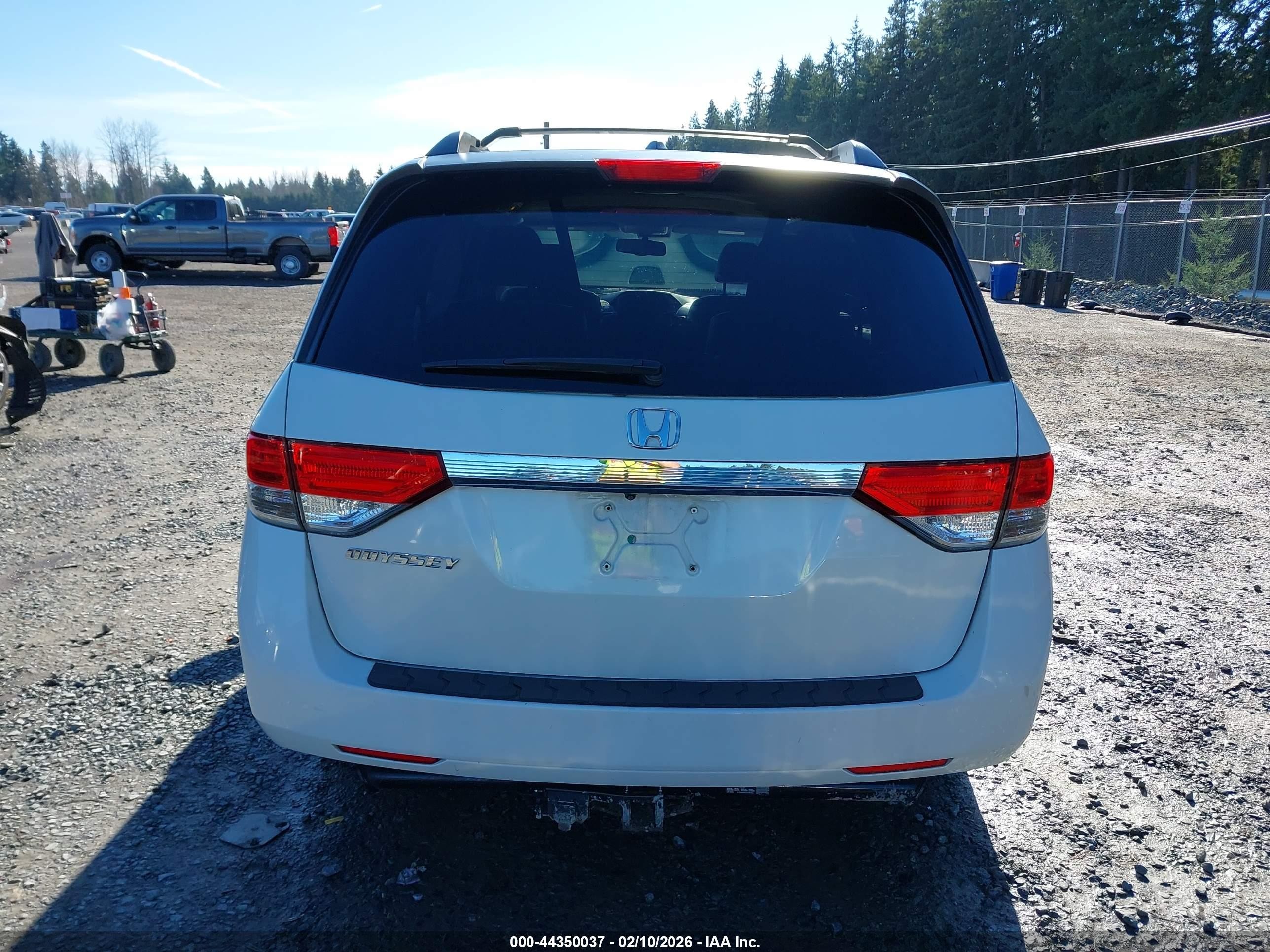 2015 Honda Odyssey Ex-l White vin: 5FNRL5H61FB024676
