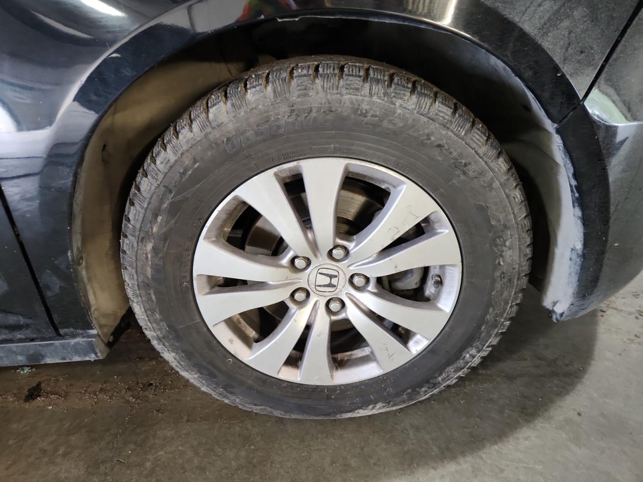 2015 Honda Odyssey Exl Черный vin: 5FNRL5H61FB026220 Damage: Right Front Wheel, Curb Rash, 4 To 5 Inches