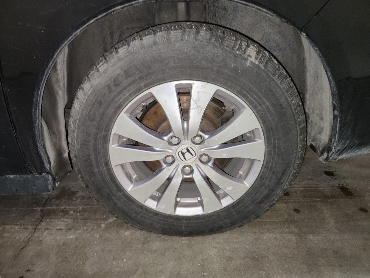 2015 Honda Odyssey Exl Черный vin: 5FNRL5H61FB026220 Damage: Left Rear Wheel, Curb Rash, 3 To 4 Inches