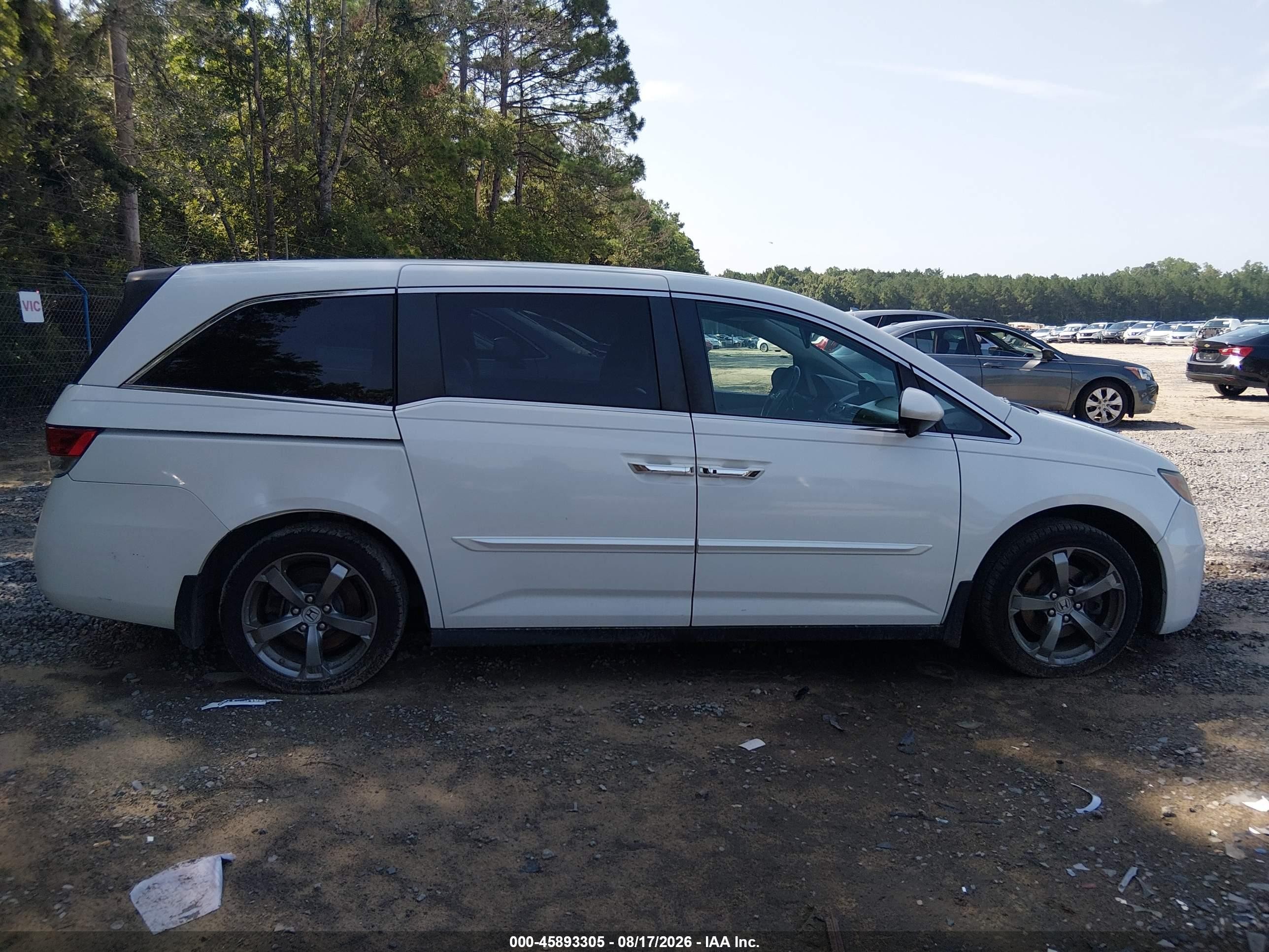 2015 Honda Odyssey Ex-l White vin: 5FNRL5H61FB106004