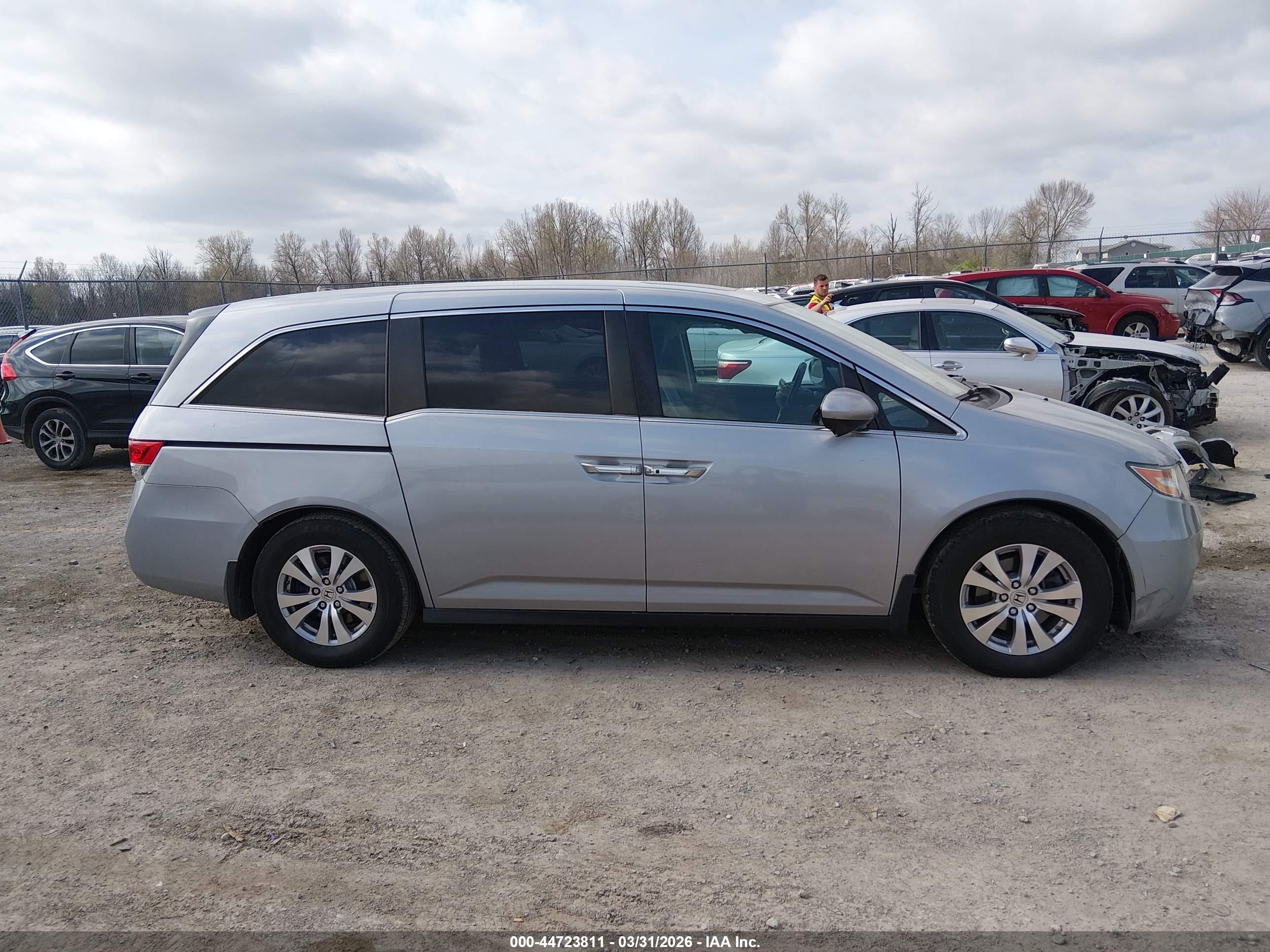 2016 Honda Odyssey Ex-l Silver vin: 5FNRL5H61GB115299