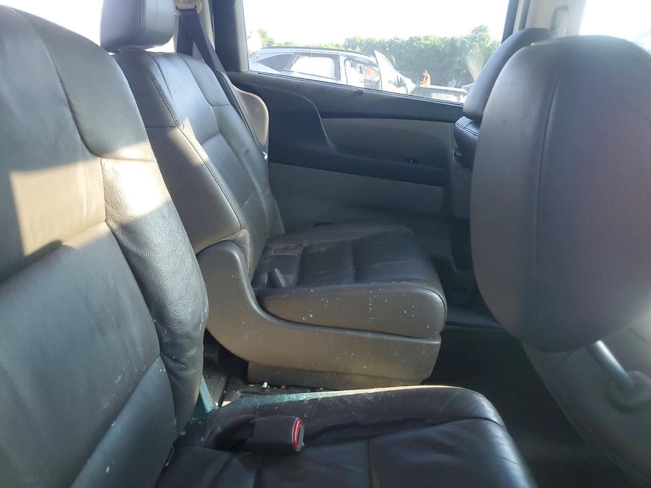 2011 Honda Odyssey Exl White vin: 5FNRL5H62BB032277