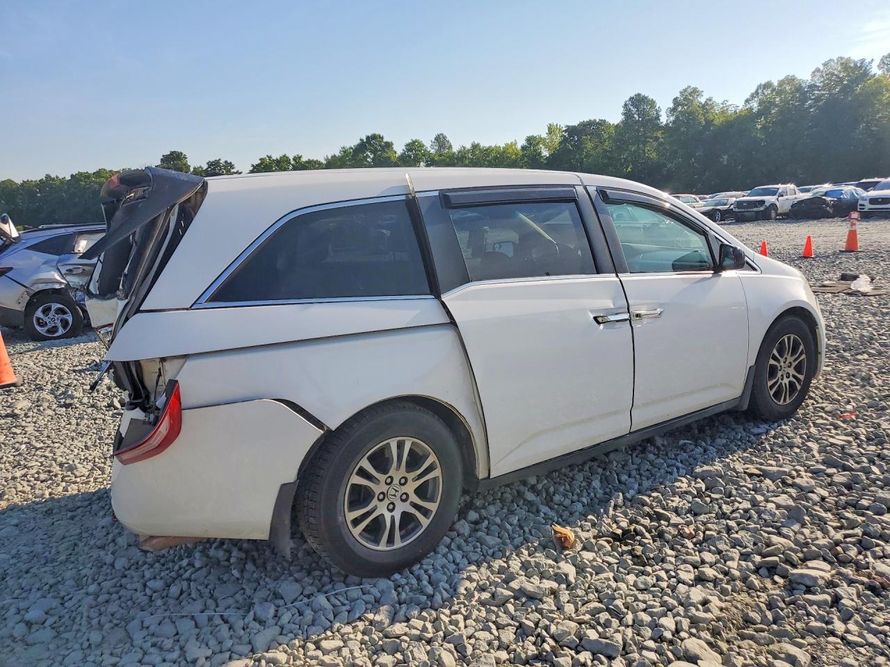 2011 Honda Odyssey Exl White vin: 5FNRL5H62BB032277