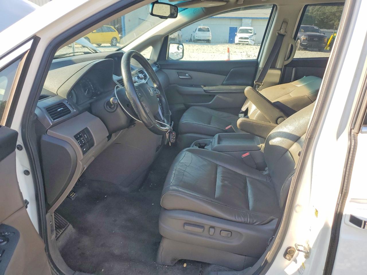 2011 Honda Odyssey Exl White vin: 5FNRL5H62BB032277