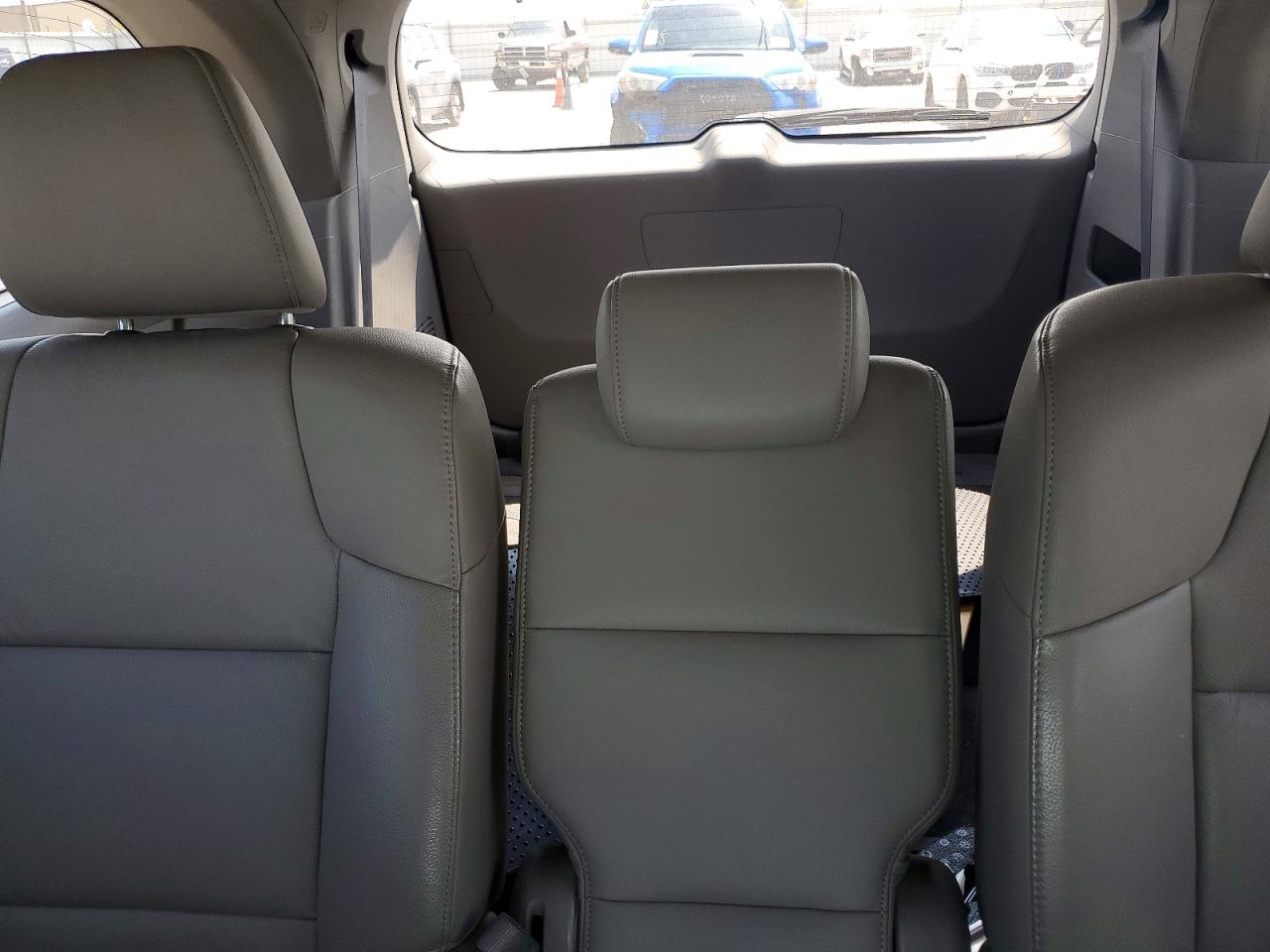 2011 Honda Odyssey Exl Silver vin: 5FNRL5H62BB046356