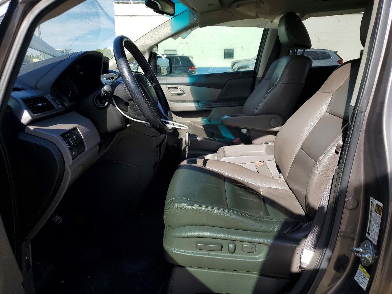 2011 Honda Odessey Gray vin: 5FNRL5H62BB058927