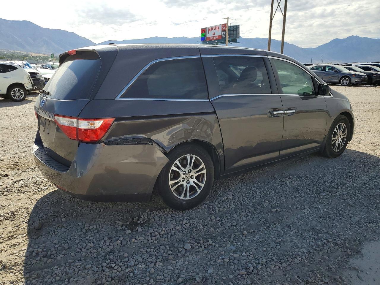 2011 Honda Odessey Gray vin: 5FNRL5H62BB058927