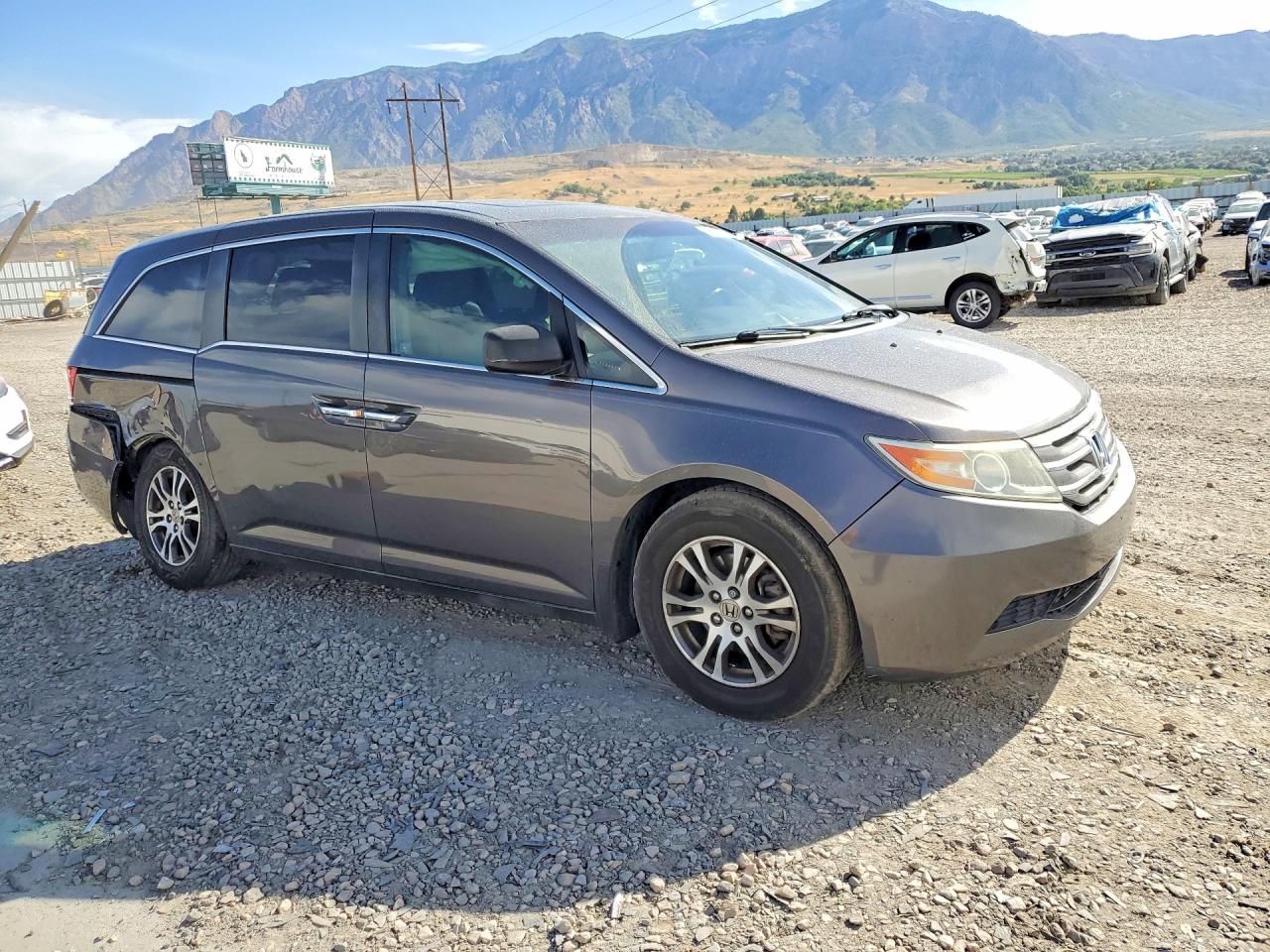 2011 Honda Odessey Gray vin: 5FNRL5H62BB058927