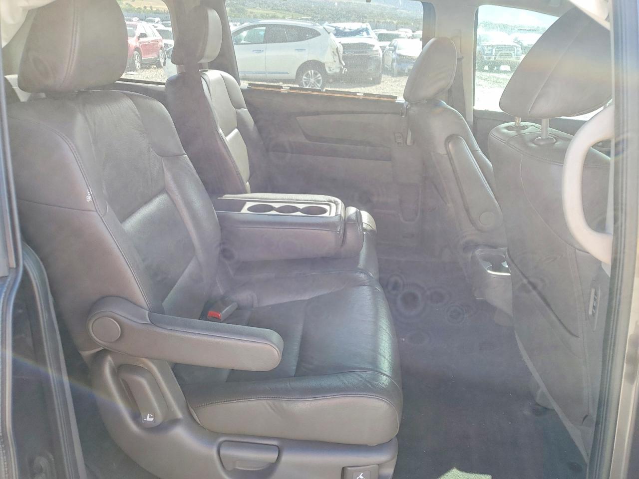 2011 Honda Odessey Gray vin: 5FNRL5H62BB058927