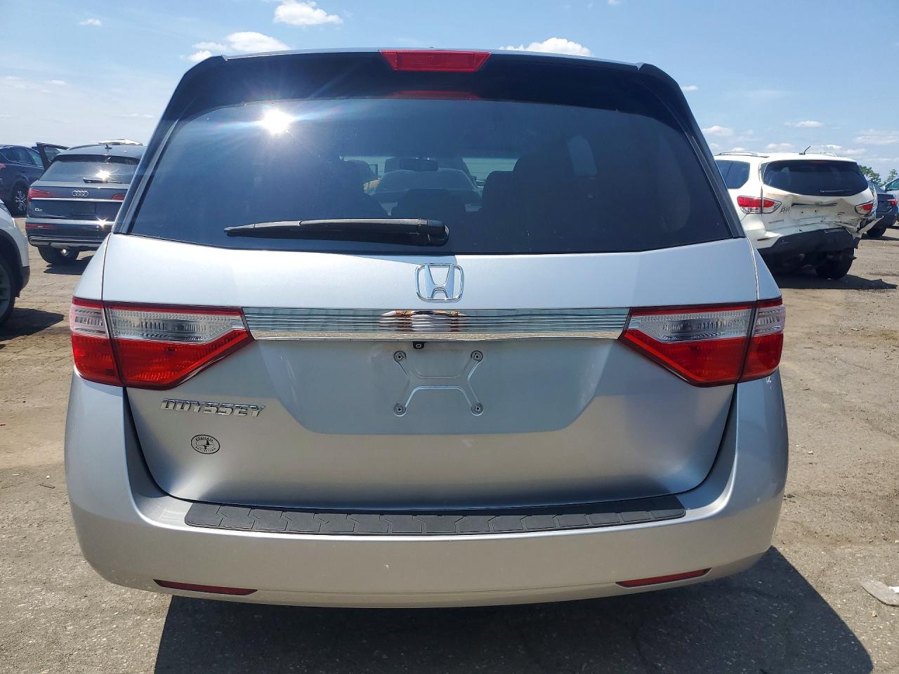 2011 Honda Odyssey Exl Silver vin: 5FNRL5H62BB059530
