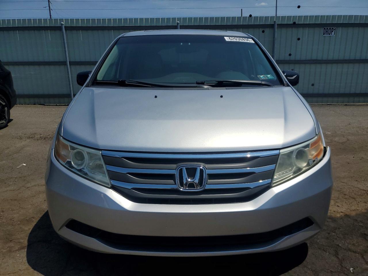 2011 Honda Odyssey Exl Silver vin: 5FNRL5H62BB059530