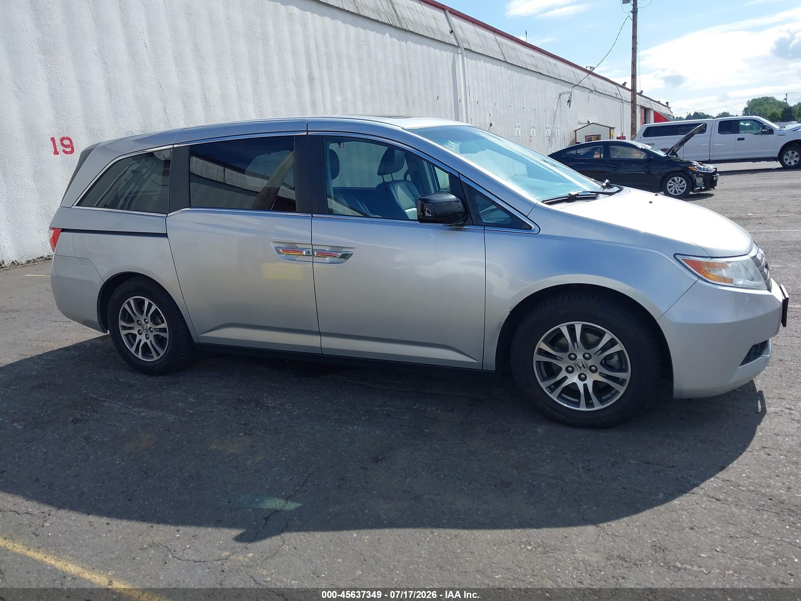2011 Honda Odyssey Ex-l Серебряный vin: 5FNRL5H62BB060399