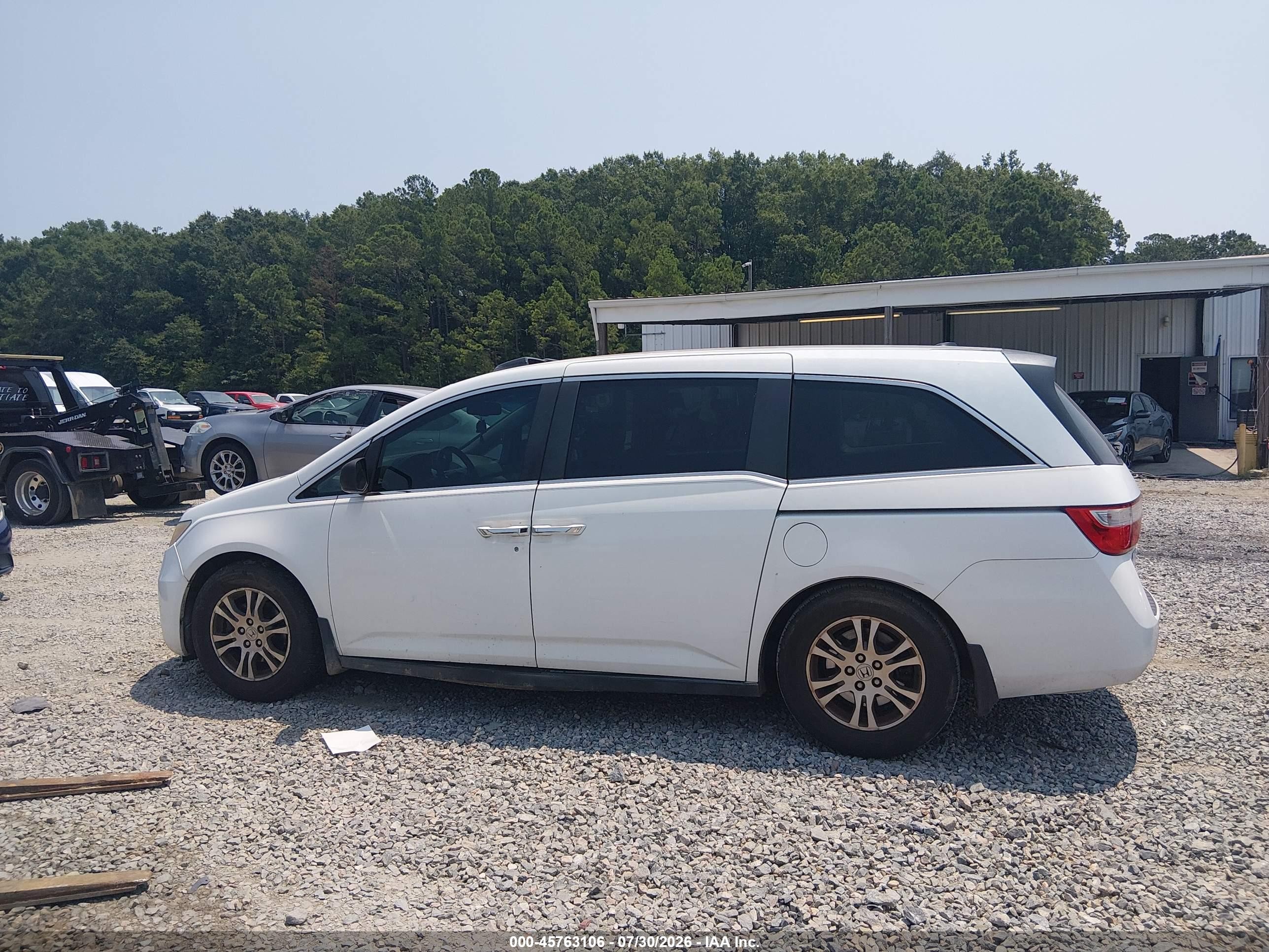 2011 Honda Odyssey Ex-l White vin: 5FNRL5H62BB071774