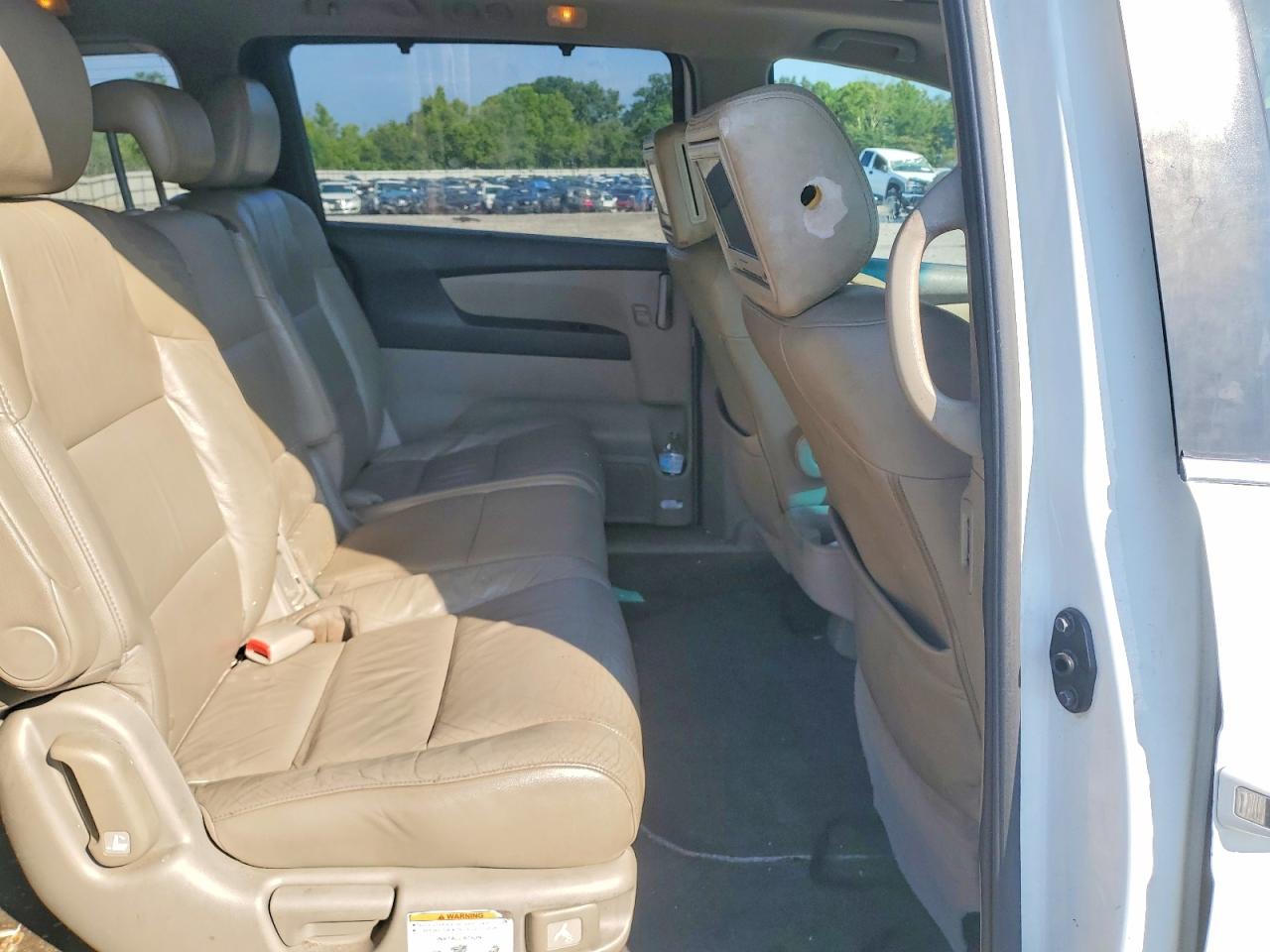 2011 Honda Odyssey White vin: 5FNRL5H62BB081138