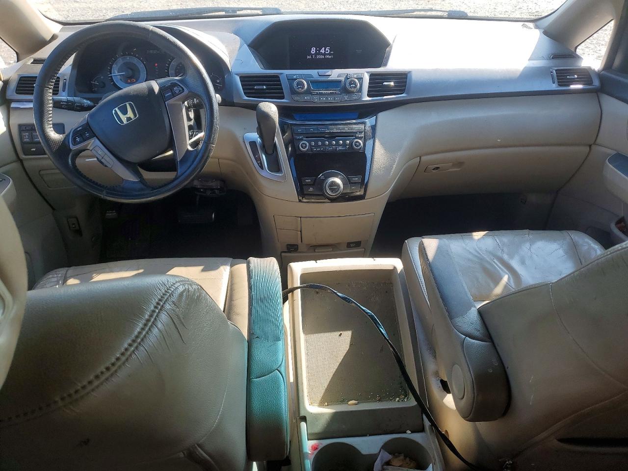 2011 Honda Odyssey White vin: 5FNRL5H62BB081138