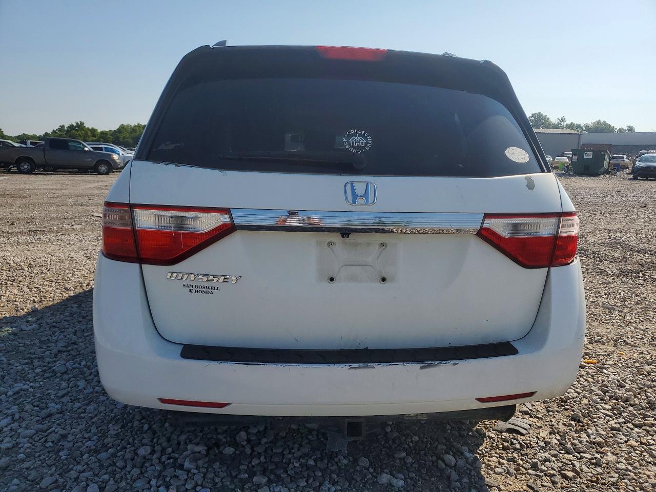 2011 Honda Odyssey White vin: 5FNRL5H62BB081138