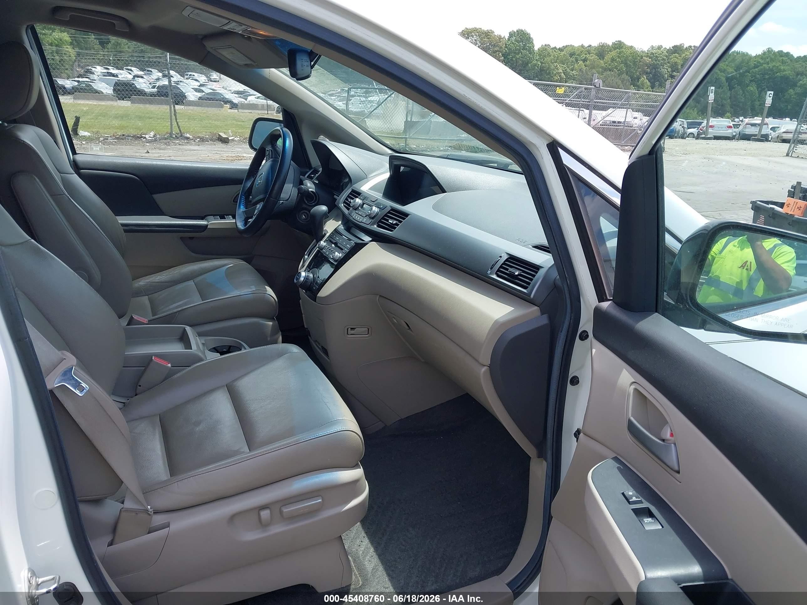 2012 Honda Odyssey Ex-l White vin: 5FNRL5H62CB028604