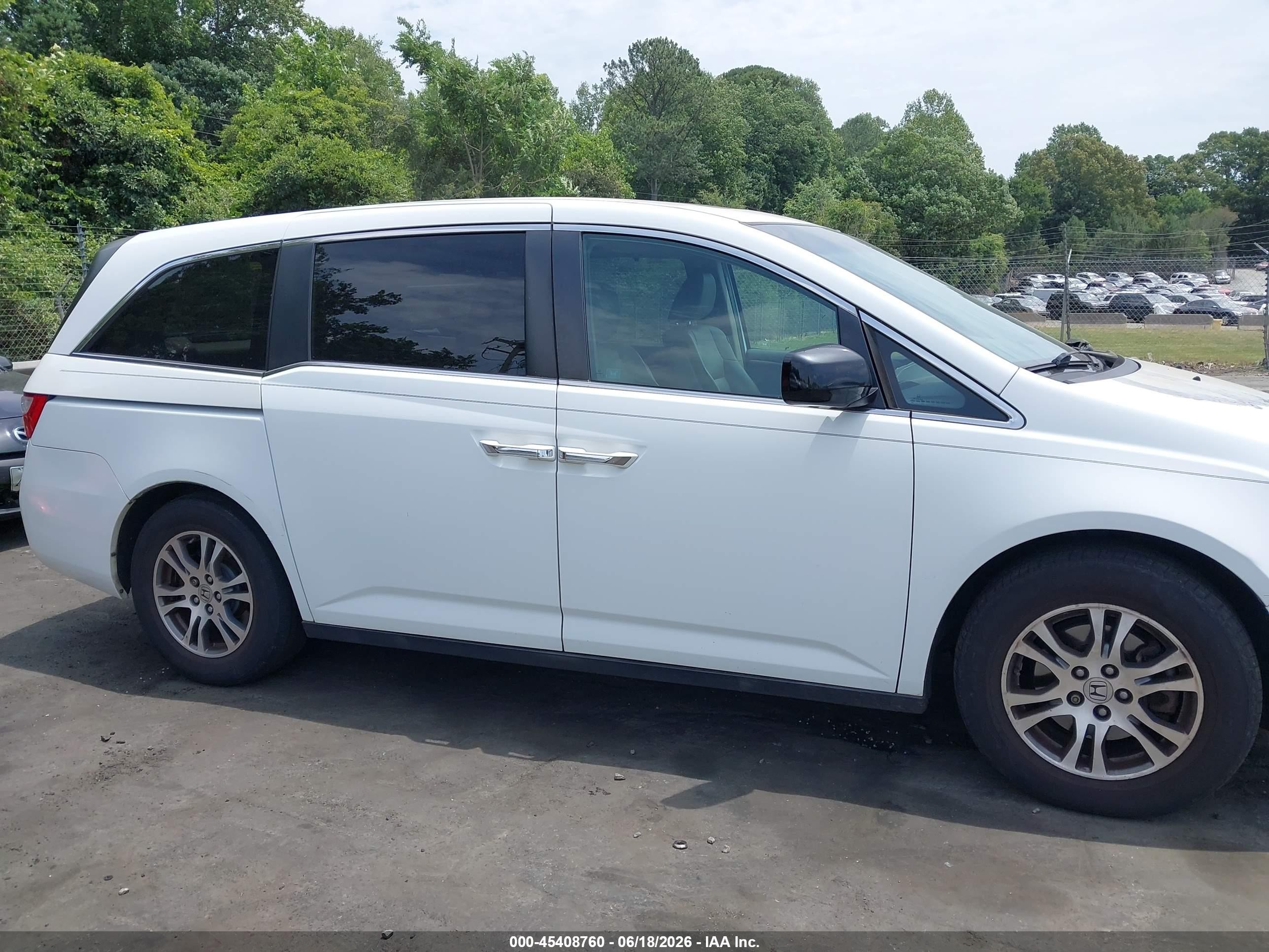 2012 Honda Odyssey Ex-l White vin: 5FNRL5H62CB028604