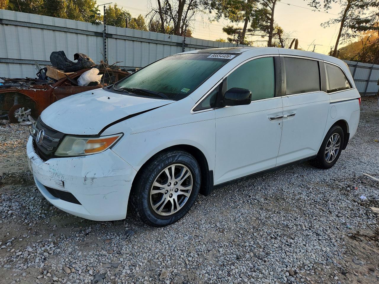 2012 Honda Odyssey Exl White vin: 5FNRL5H62CB117444