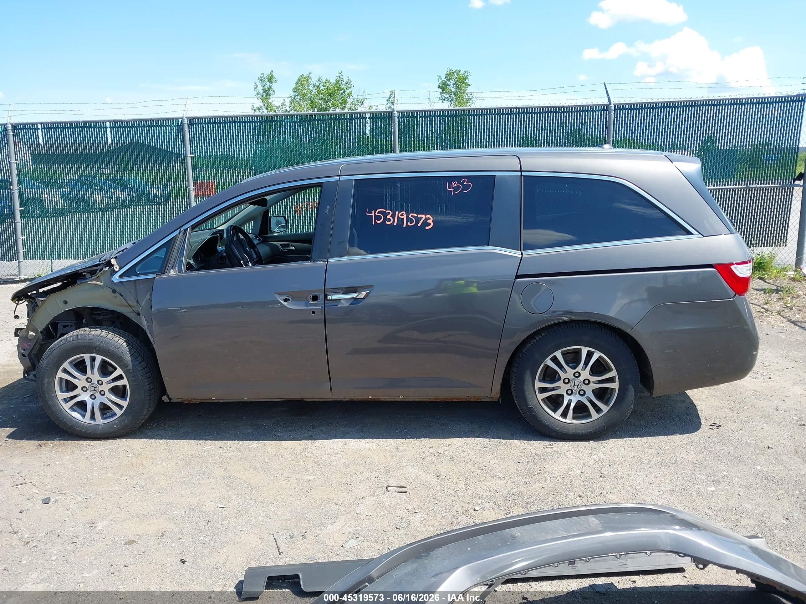 2013 Honda Odyssey Ex-l Gray vin: 5FNRL5H62DB068621