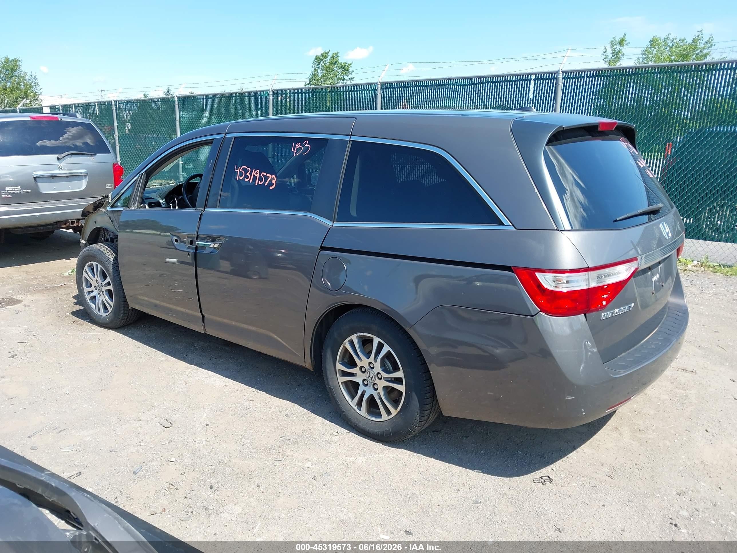 2013 Honda Odyssey Ex-l Gray vin: 5FNRL5H62DB068621