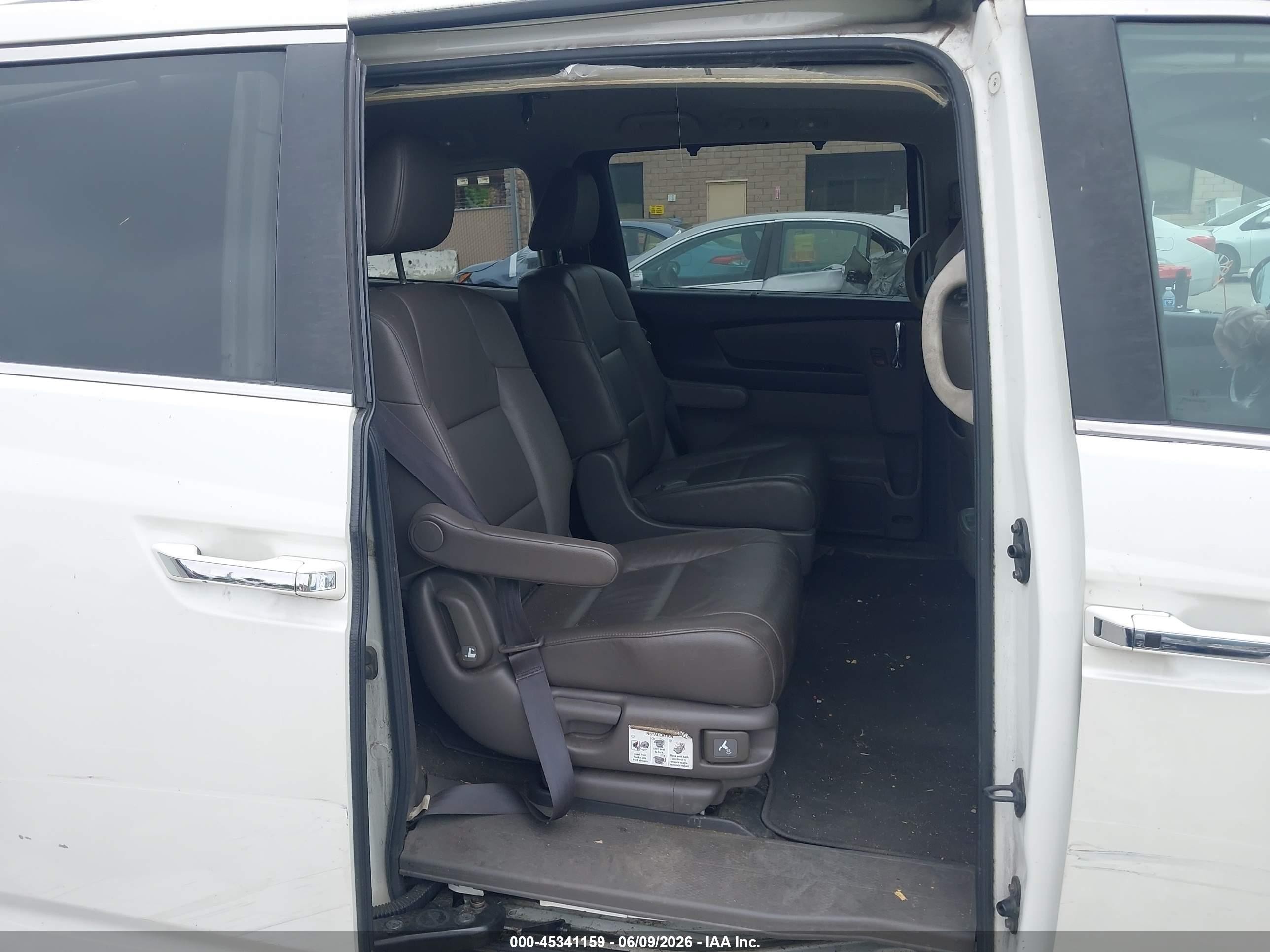 2014 Honda Odyssey Ex-l White vin: 5FNRL5H62EB067065