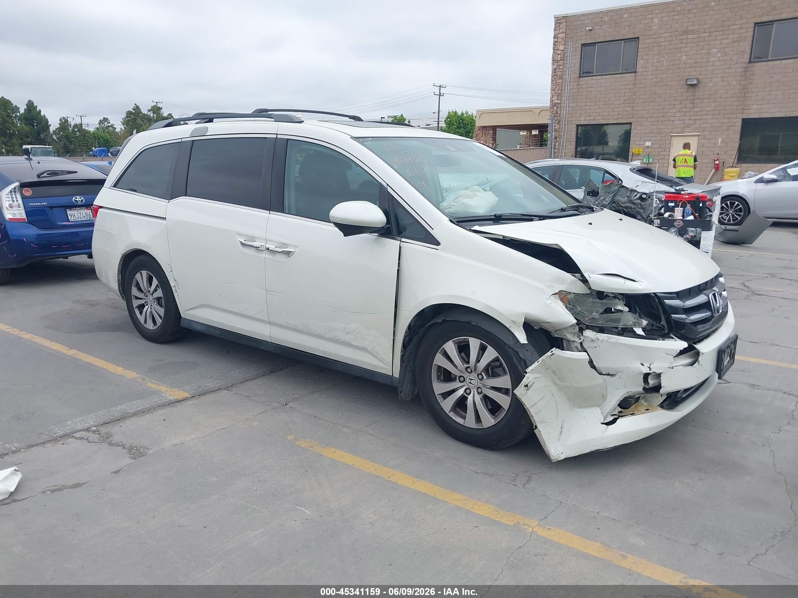 2014 Honda Odyssey Ex-l White vin: 5FNRL5H62EB067065