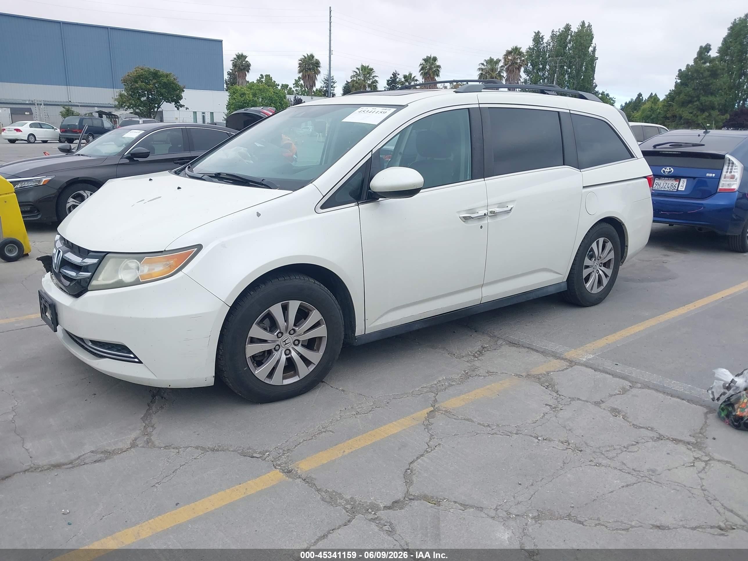 2014 Honda Odyssey Ex-l White vin: 5FNRL5H62EB067065
