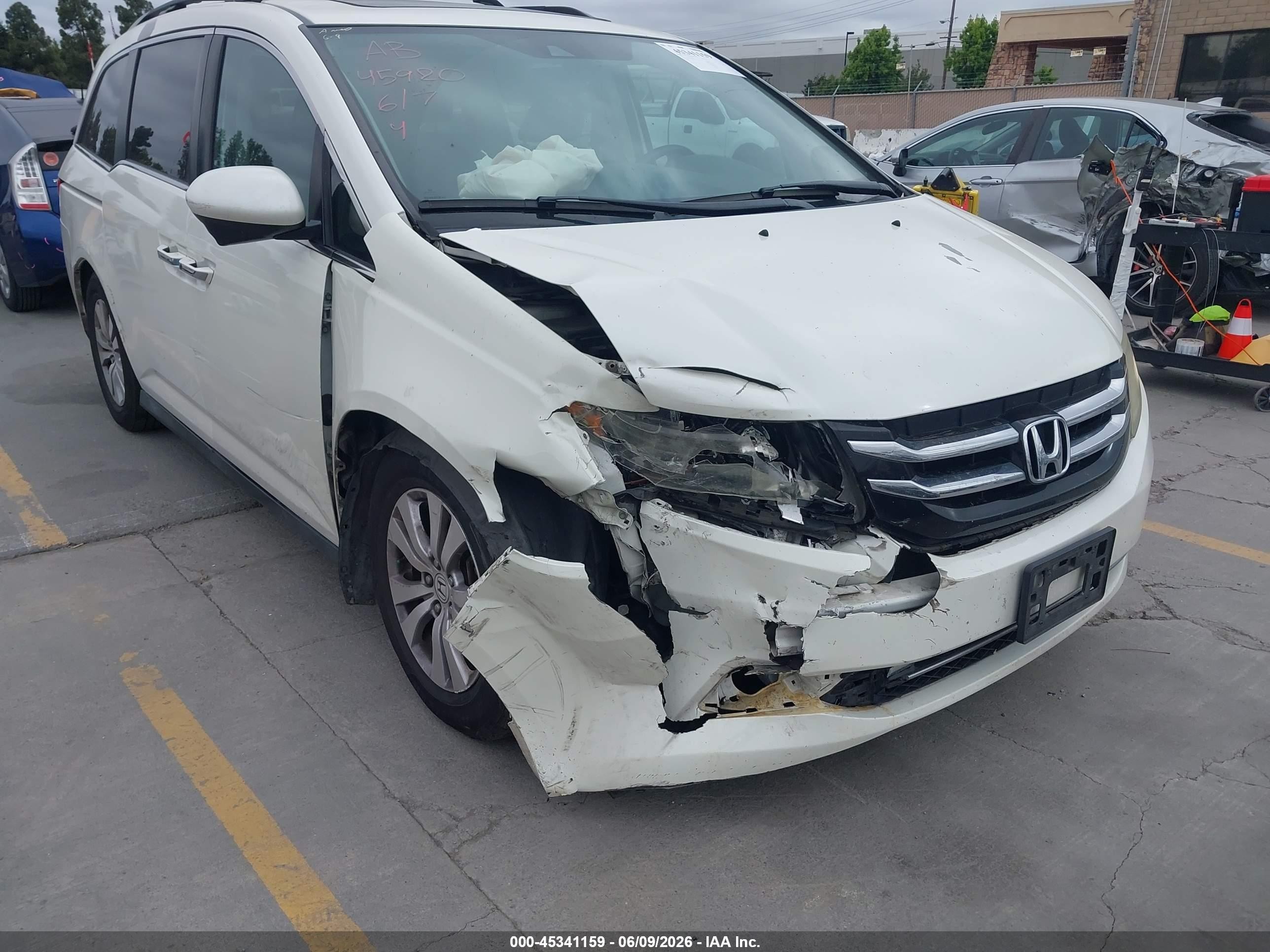2014 Honda Odyssey Ex-l White vin: 5FNRL5H62EB067065