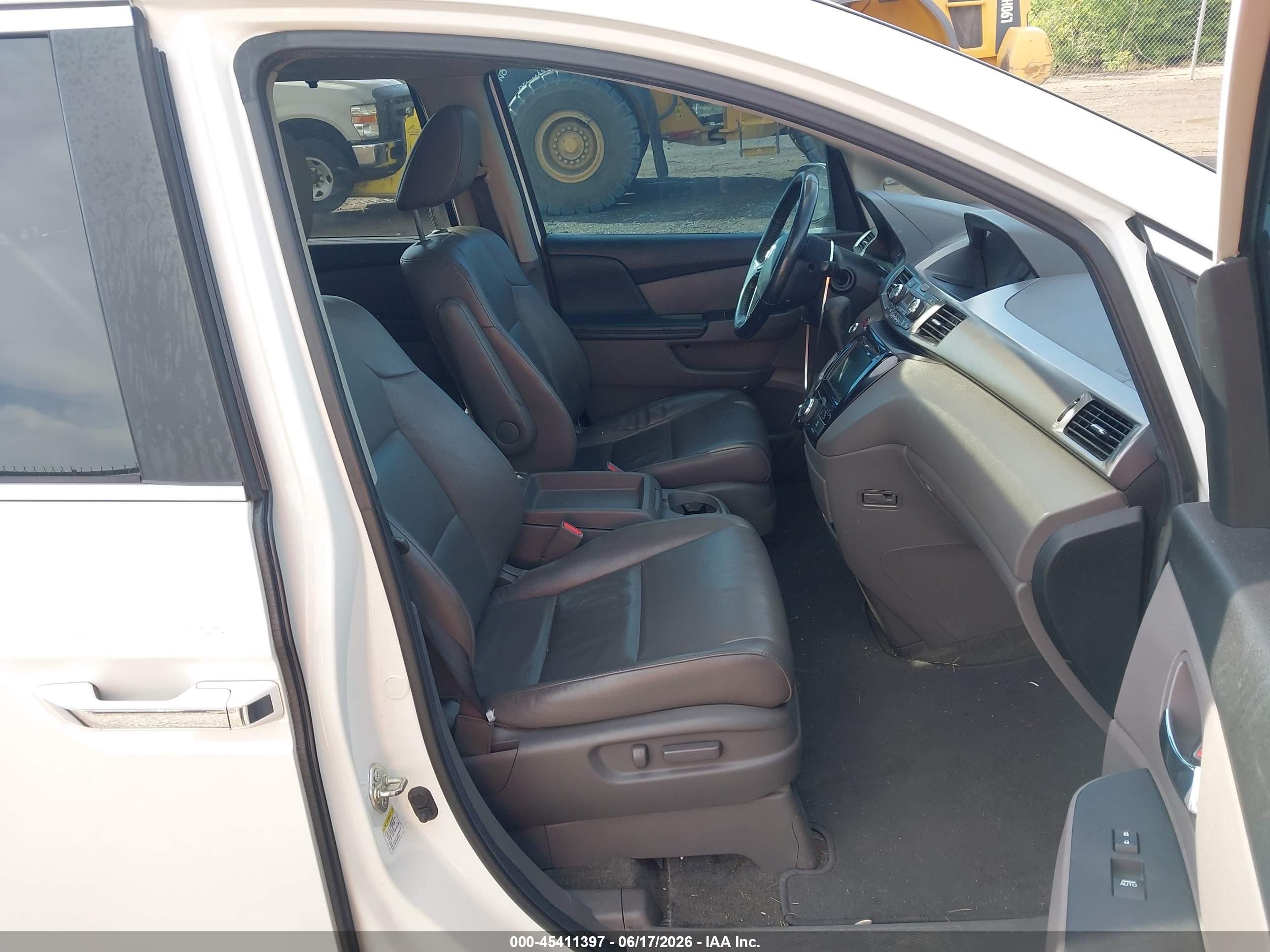 2014 Honda Odyssey Ex-l White vin: 5FNRL5H62EB083427