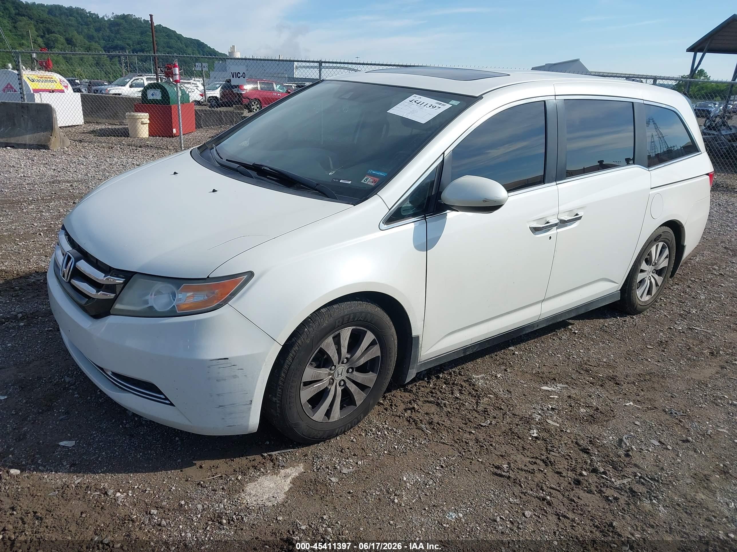 2014 Honda Odyssey Ex-l White vin: 5FNRL5H62EB083427