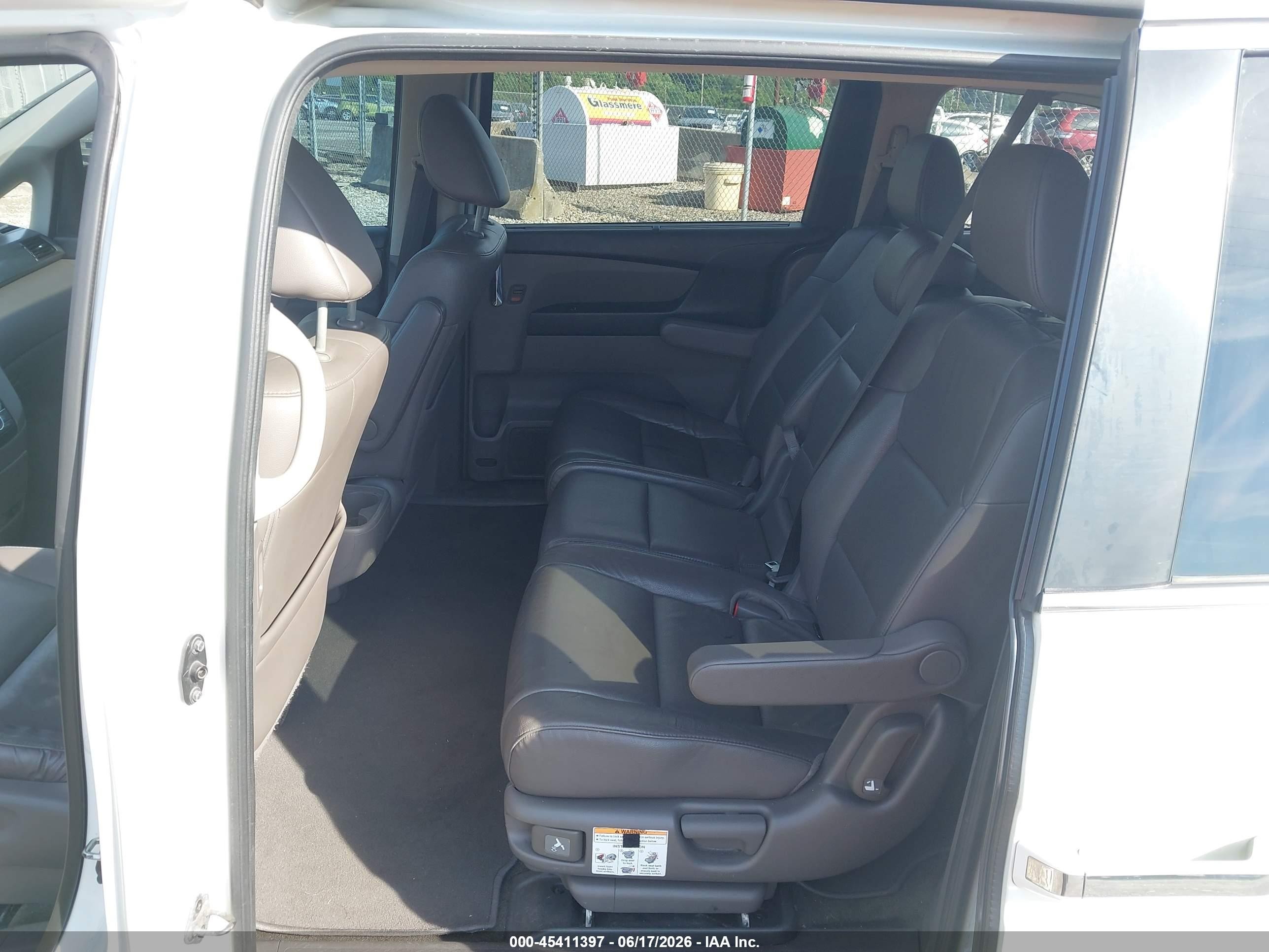 2014 Honda Odyssey Ex-l White vin: 5FNRL5H62EB083427