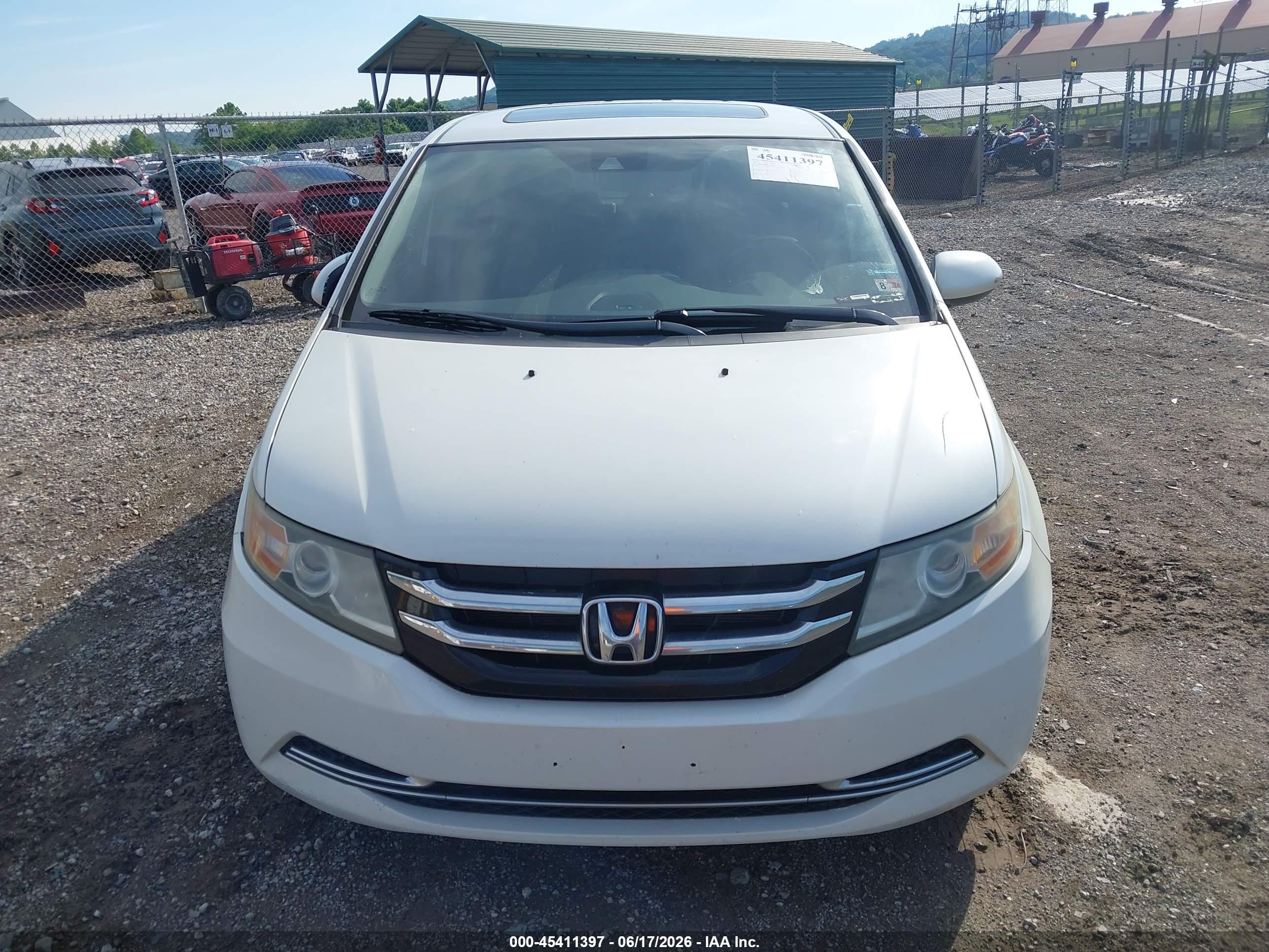 2014 Honda Odyssey Ex-l White vin: 5FNRL5H62EB083427
