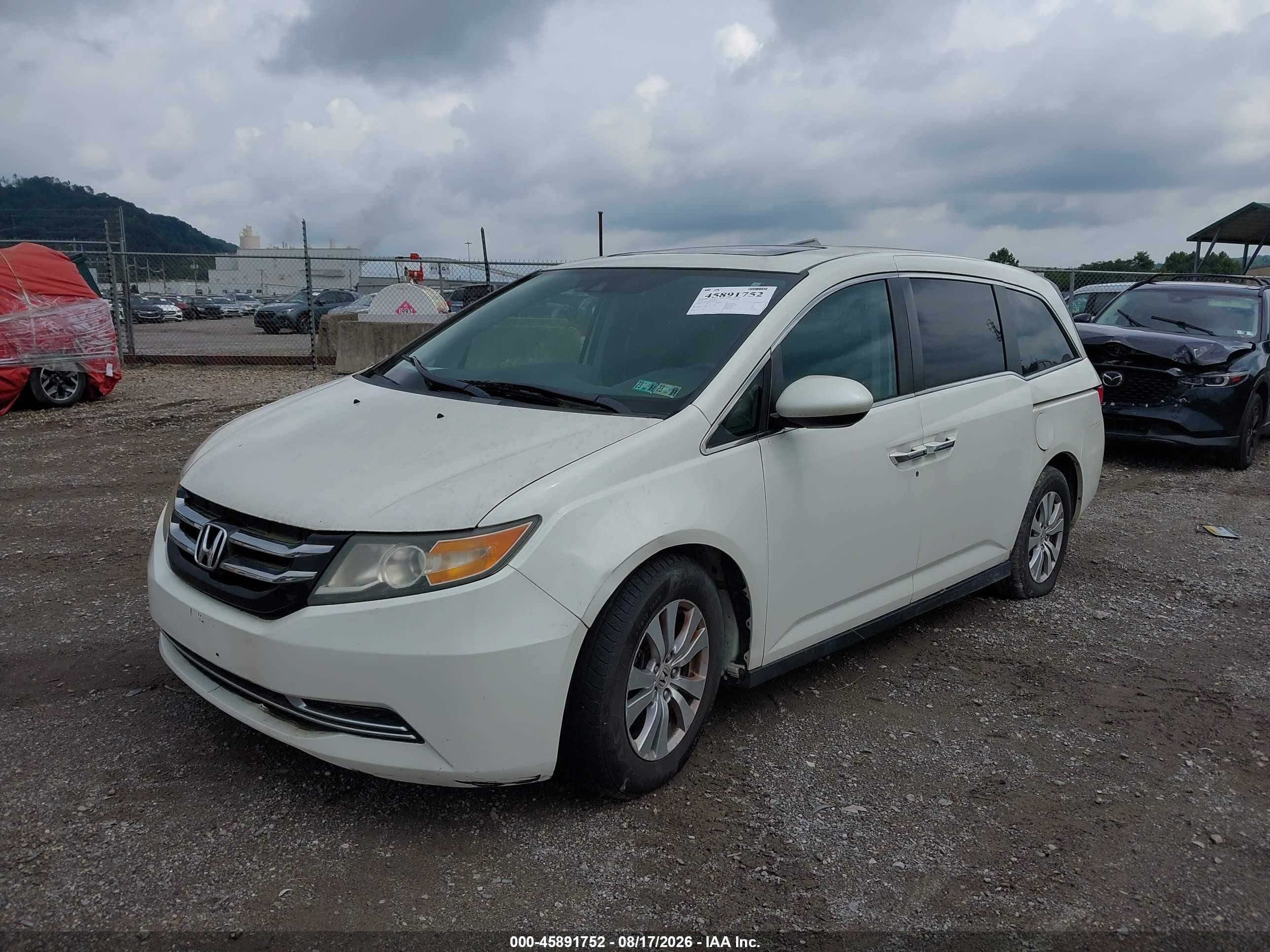 2015 Honda Odyssey Ex-l White vin: 5FNRL5H62FB011905
