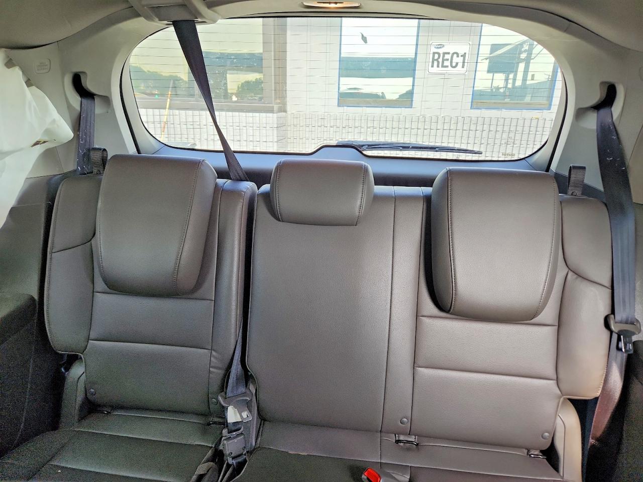 2015 Honda Odyssey Exl White vin: 5FNRL5H62FB037646