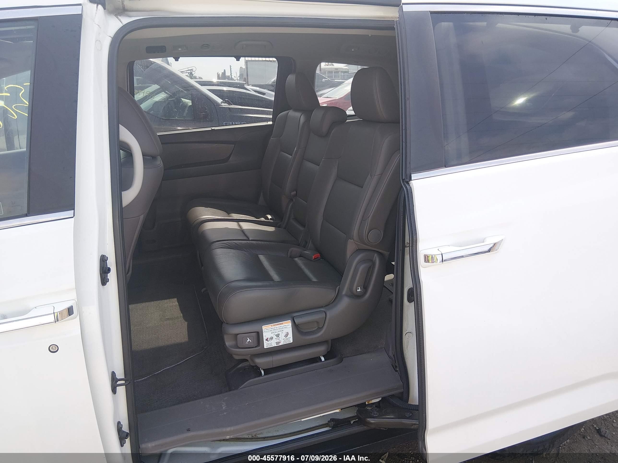 2011 Honda Odyssey Ex-l White vin: 5FNRL5H63BB019022