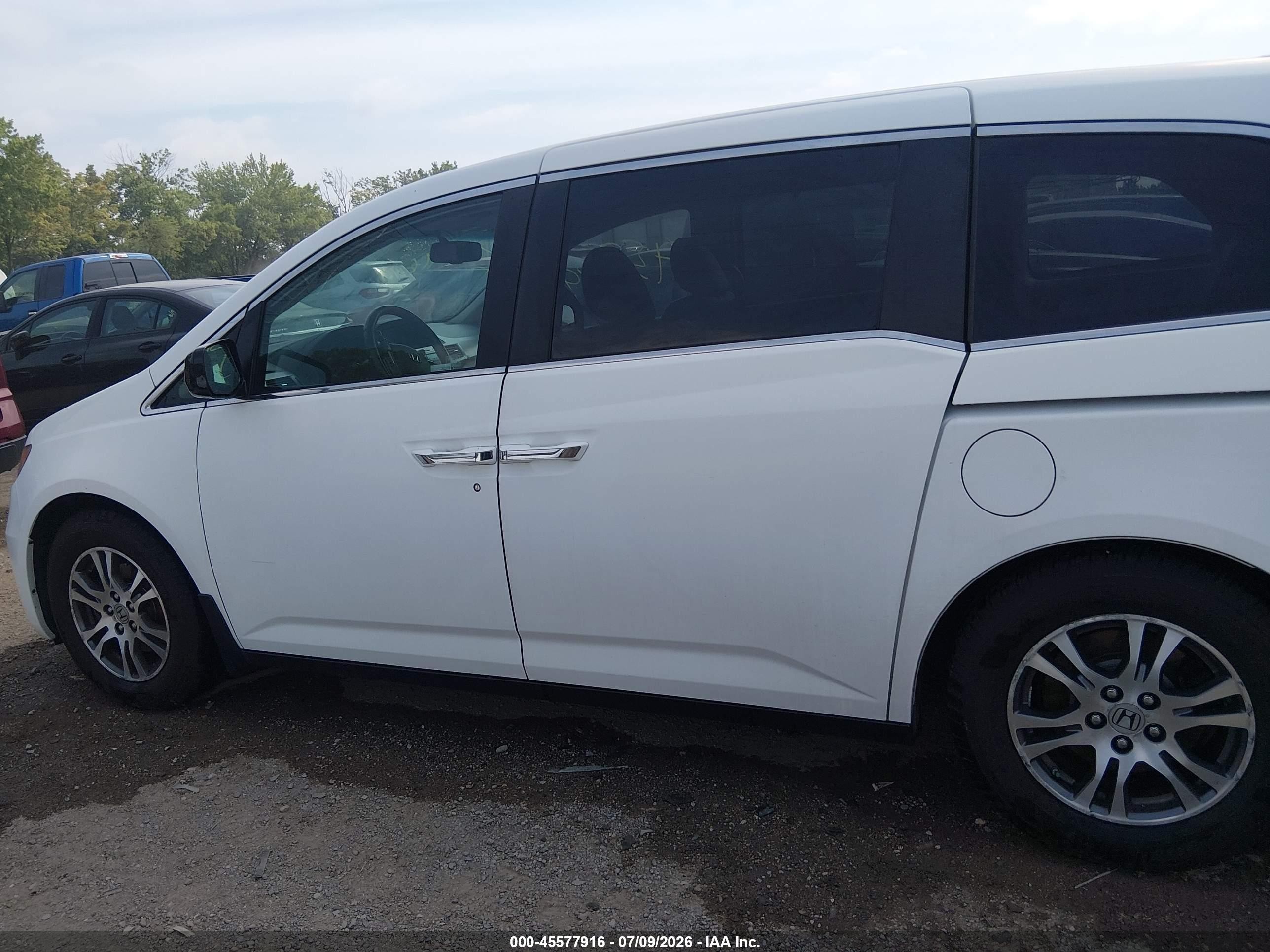 2011 Honda Odyssey Ex-l White vin: 5FNRL5H63BB019022