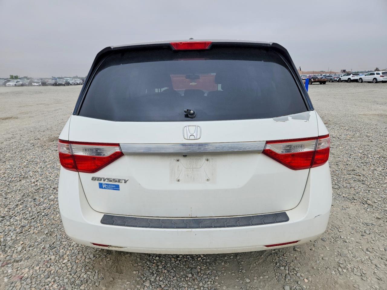 2011 Honda Odyssey Exl White vin: 5FNRL5H63BB032272
