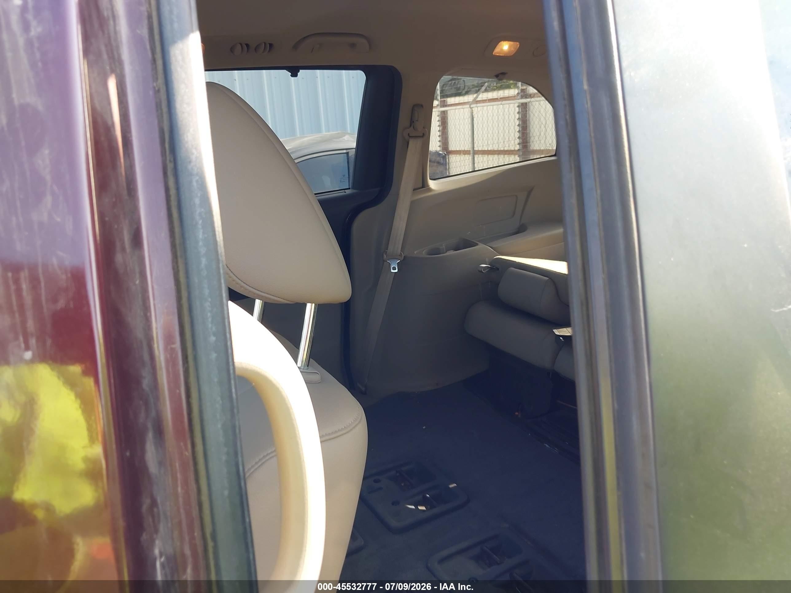 2011 Honda Odyssey Ex-l Burgundy vin: 5FNRL5H63BB074702