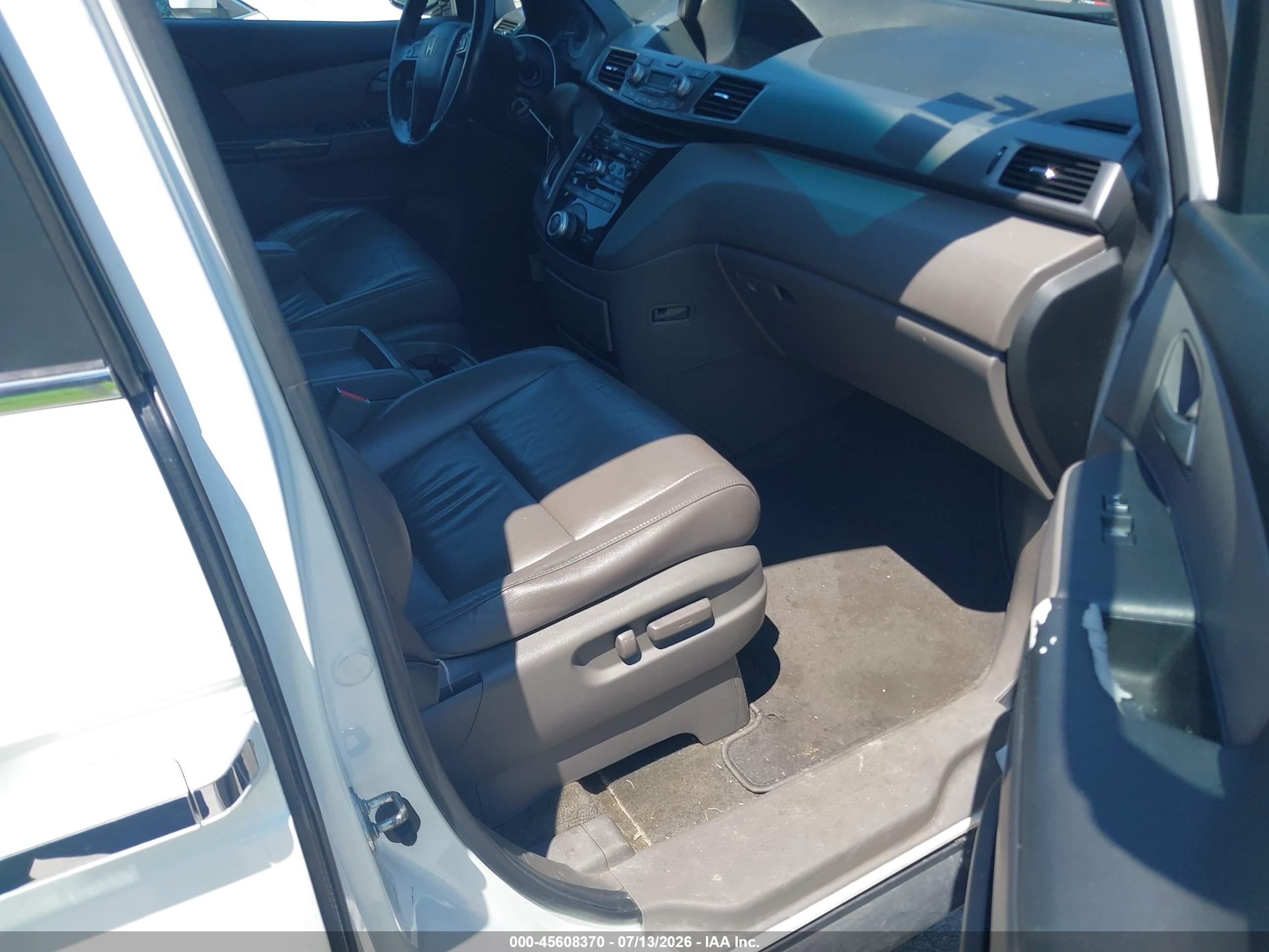 2012 Honda Odyssey Ex-l White vin: 5FNRL5H63CB009057