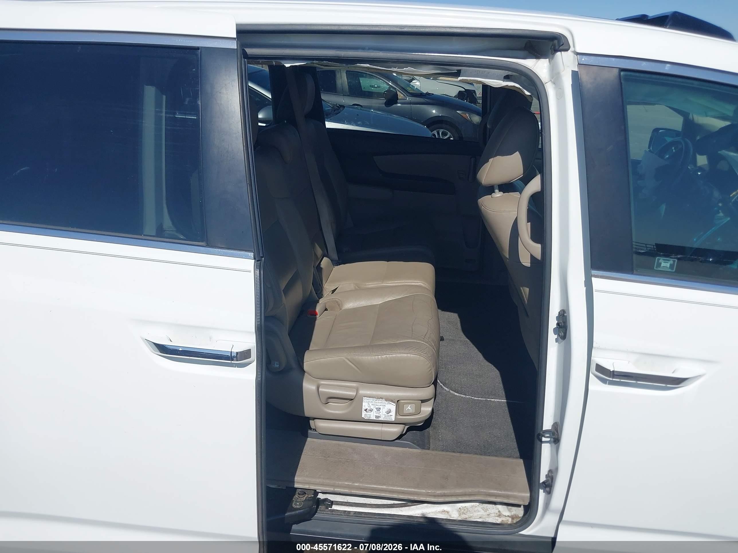 2012 Honda Odyssey Ex-l White vin: 5FNRL5H63CB011522