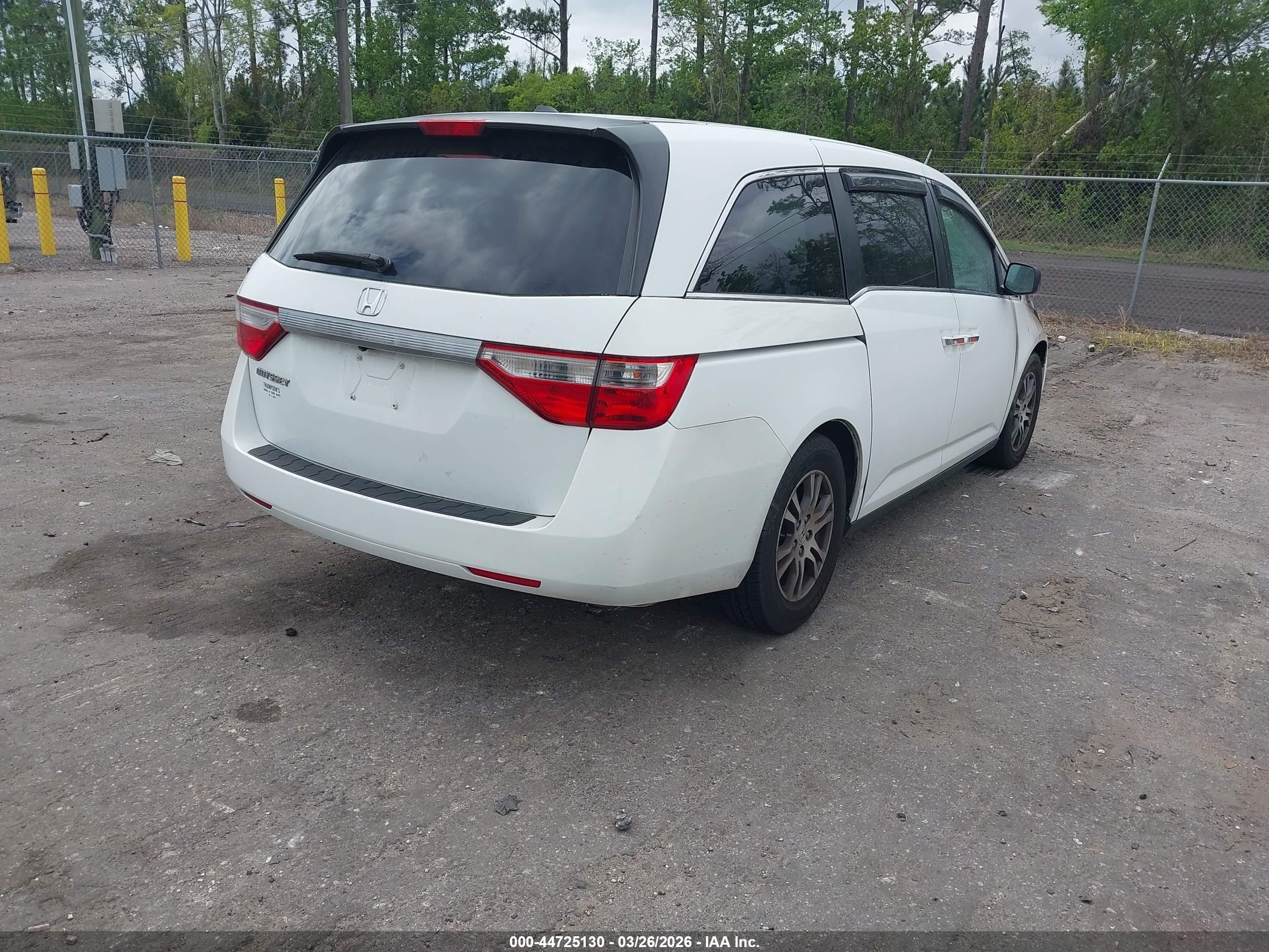 2012 Honda Odyssey Ex-l White vin: 5FNRL5H63CB051728