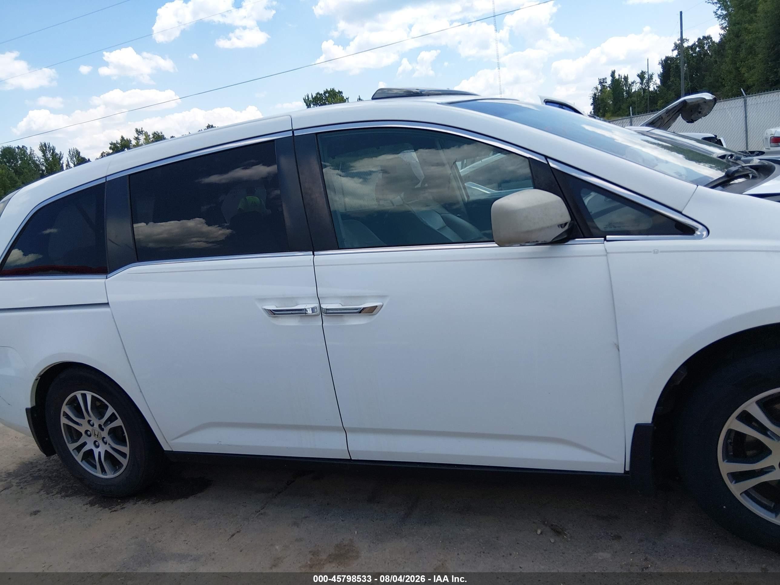 2013 Honda Odyssey Ex-l White vin: 5FNRL5H63DB037491