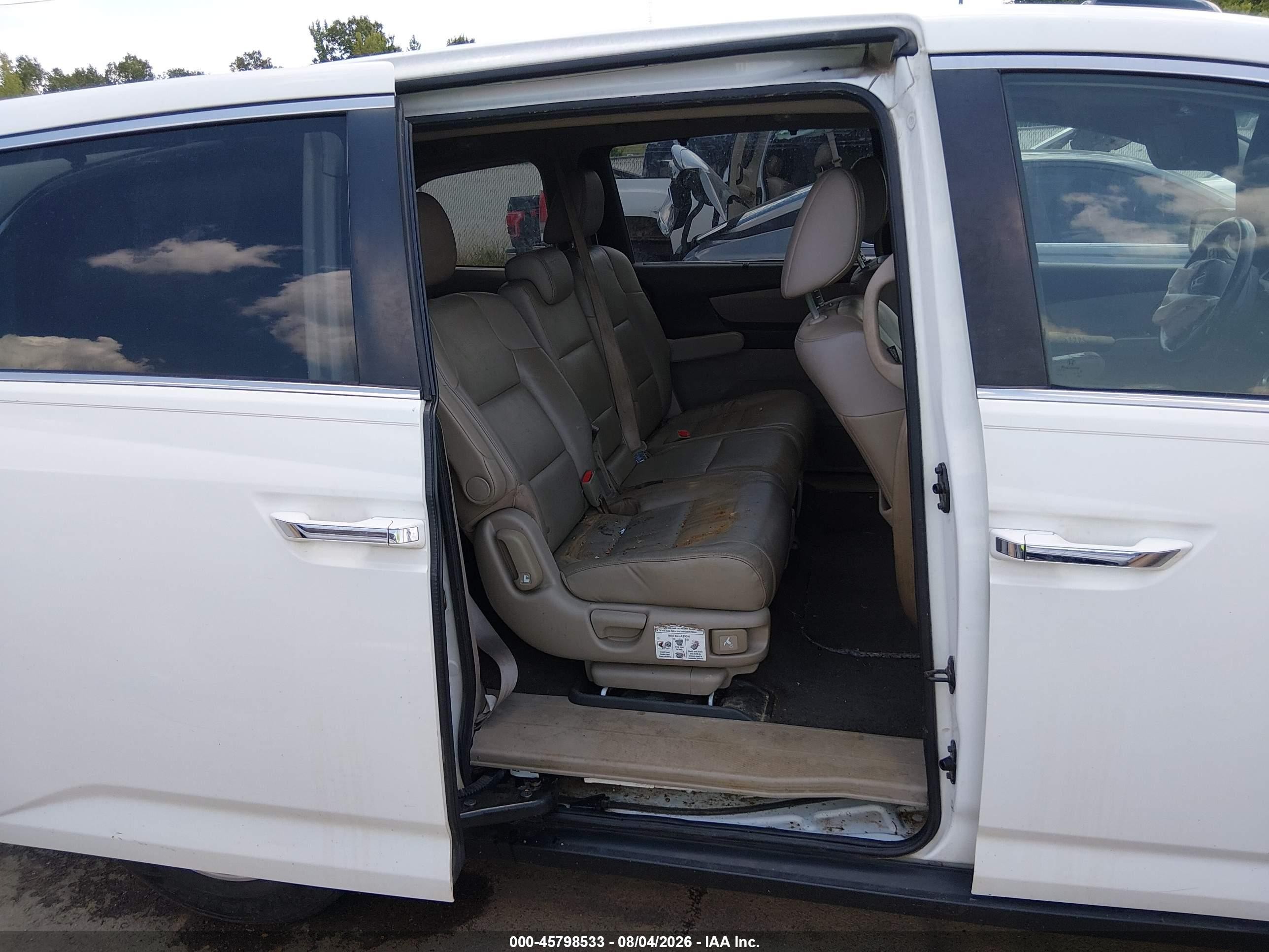2013 Honda Odyssey Ex-l White vin: 5FNRL5H63DB037491